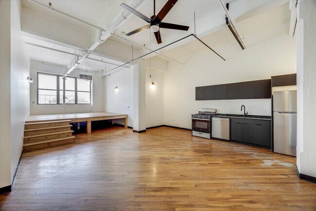 Photo - 2 Union St Apartment