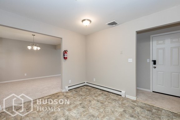 Foto del edificio - NOW AVAILABLE!  - 85 ROCK RD Unit 2, Hawth...
