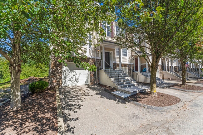 Building Photo - 601 Larson Dr