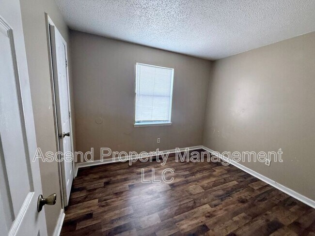 Foto del edificio - 2705 Georgetown Dr NW