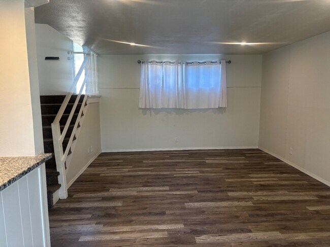 Foto del edificio - 4812 E 68th St