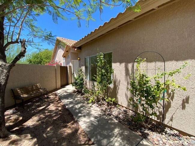 Foto del edificio - Scottsdale 3 bedroom 2 bath single level home