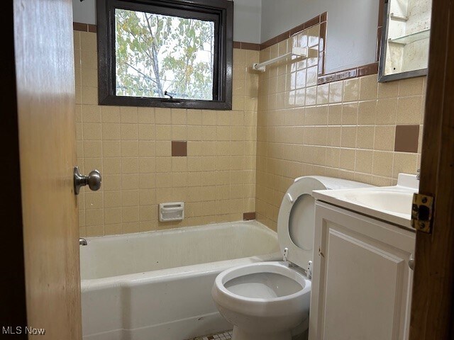 451 E 156th St Cleveland, OH 44110 – photo 4