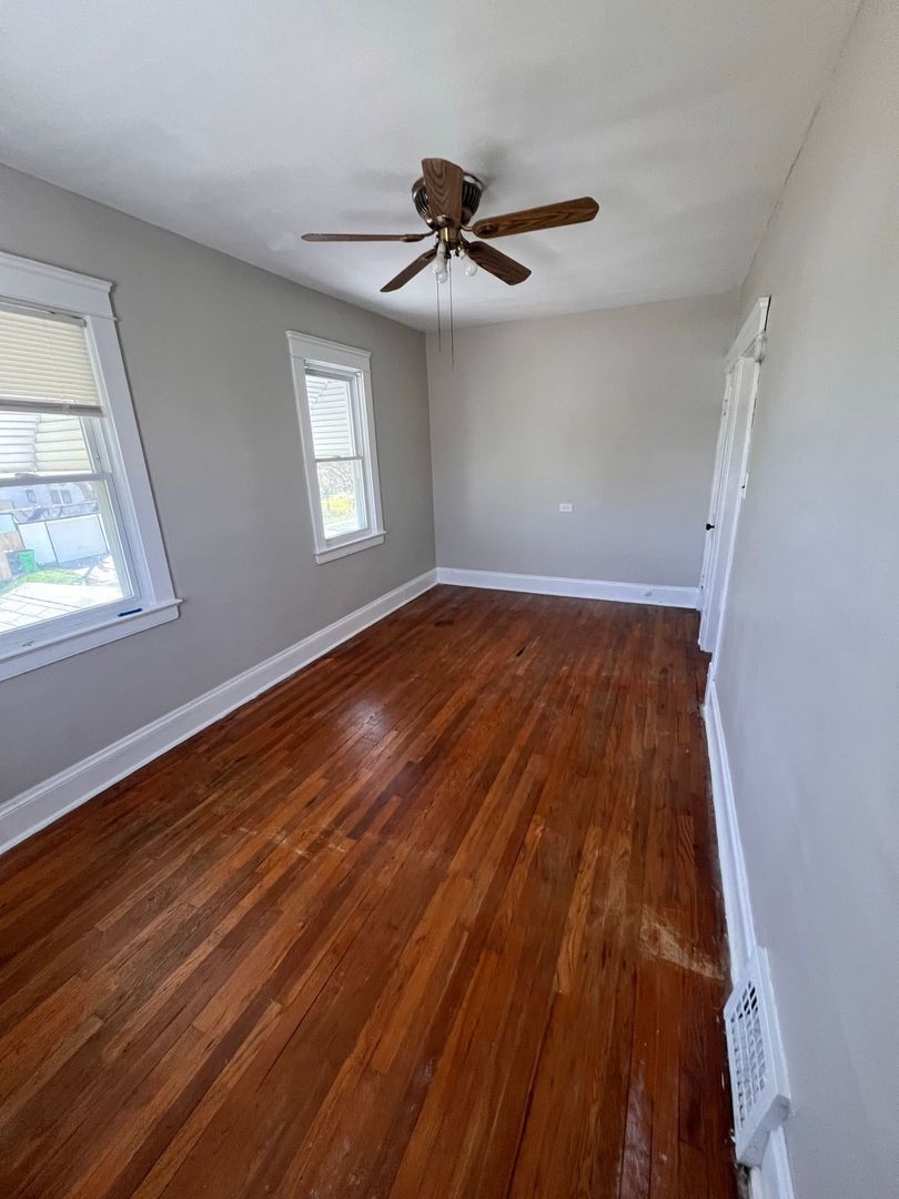 4610 E 93rd St Garfield Heights, OH 44125 – photo 2