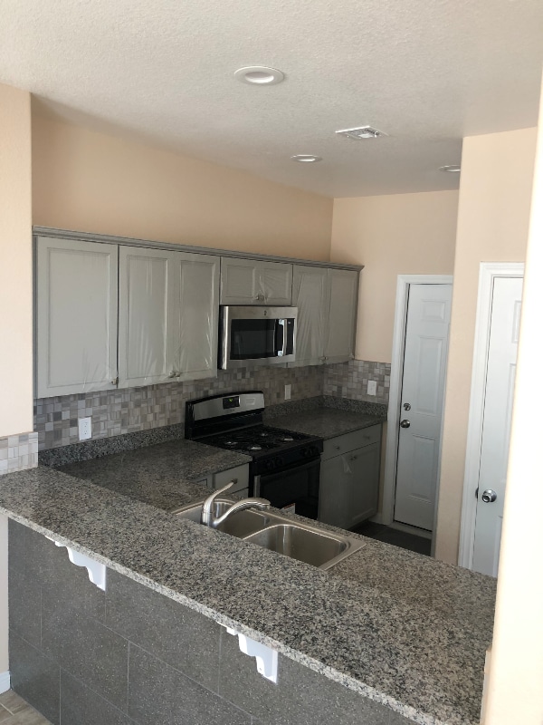 Building Photo - 3248 Mozart Dr