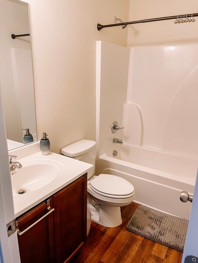 Foto del edificio - 5076 Old Magnolia Ln