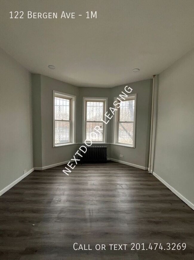 Foto del edificio - 122 Bergen Ave