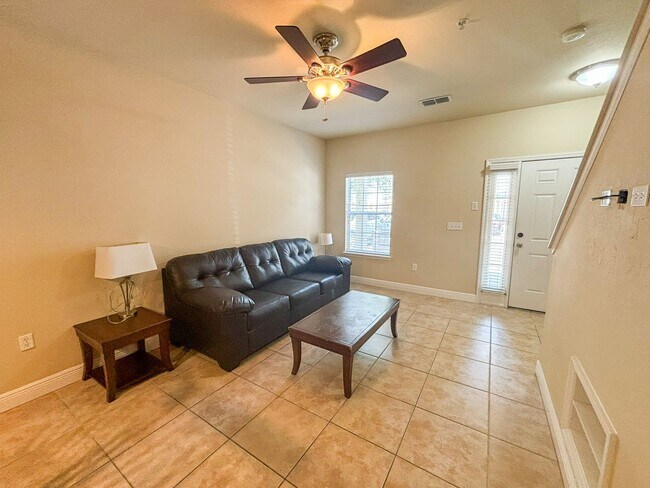 Foto del edificio - 2954 SW 35th Pl