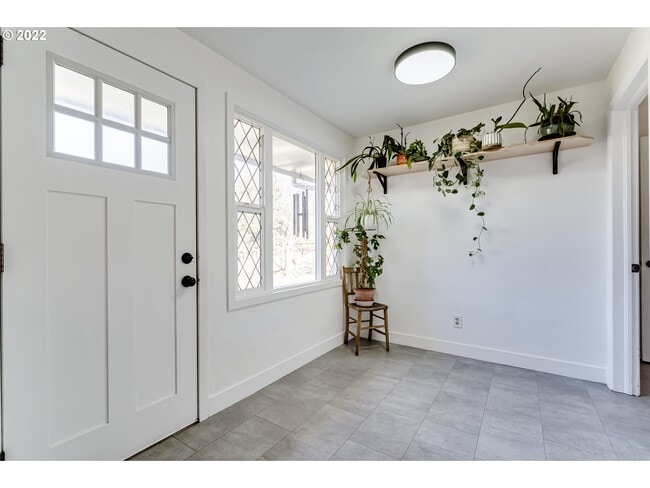 Breakfast Nook - 441 Howard Ave