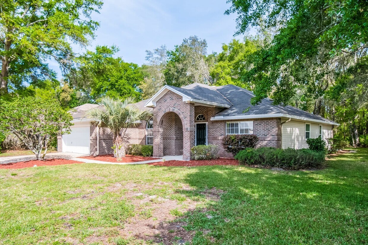 Primary Photo - 1001 Flora Parke Dr