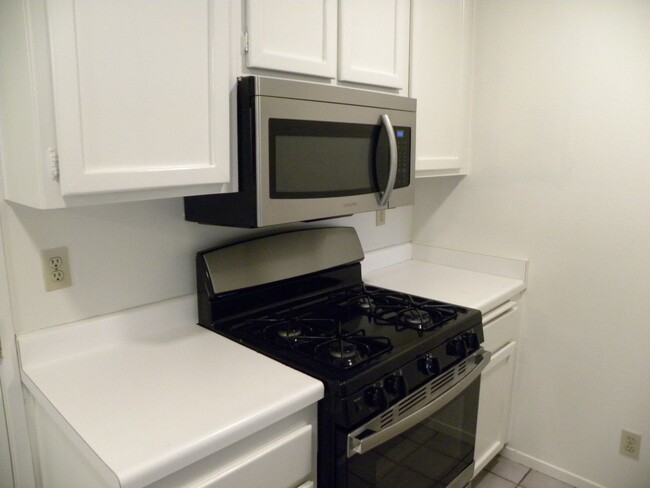 Foto del edificio - 2 Story Townhome Style 2 bedroom 2 bath