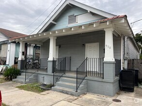 Building Photo - 908-910 Vallette St