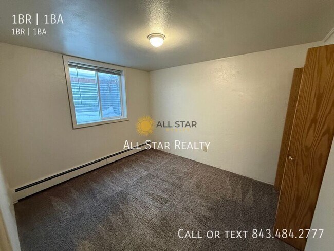 Foto del edificio - 433 E Dowling Rd