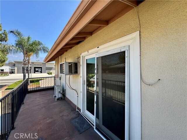 Foto del edificio - 8863 San Bernardino Rd