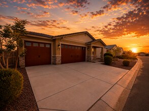 Building Photo - 20740 N Oasis Ln