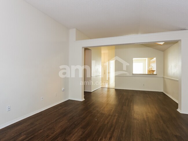 Foto del edificio - 5703 Vandalia Trail