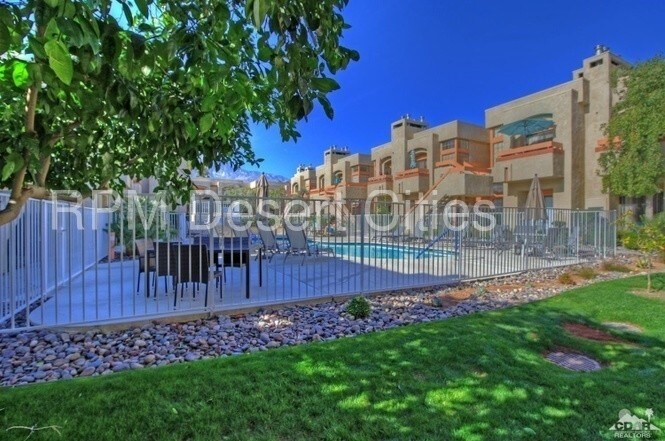 Building Photo - 2601 S Broadmoor Dr