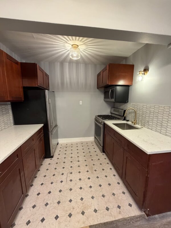 Foto del edificio - 5600 W National Ave