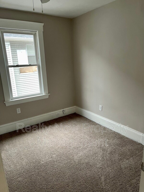 Foto del edificio - 3302 Woodbridge Ave