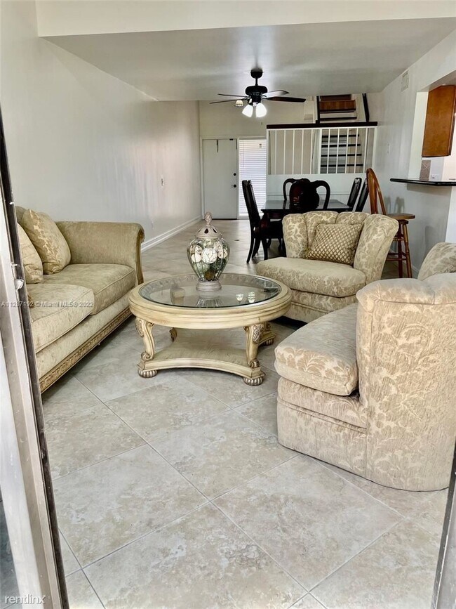 Foto del edificio - 3 br, 3 bath Townhome - 1671 E Golfview Dr