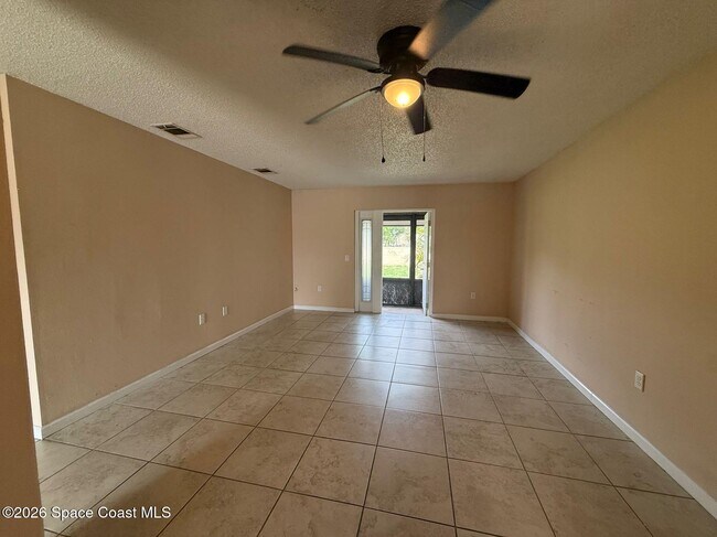 Building Photo - 1514 Clearlake Rd