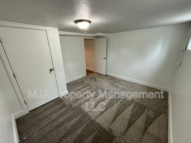 Building Photo - 789 N 200 E