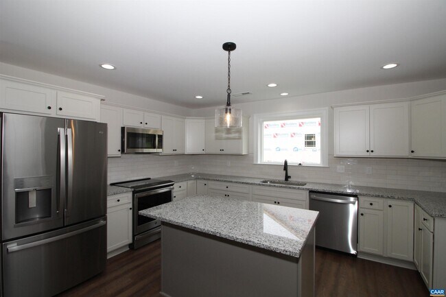 Foto del edificio - 169 Langley Dr