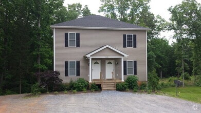 Building Photo - 5698 Colonial Hwy