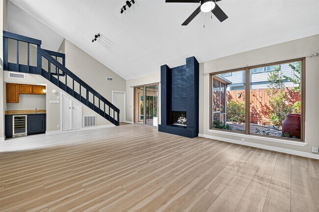 Foto del edificio - 2026 Ashford Hollow Ln