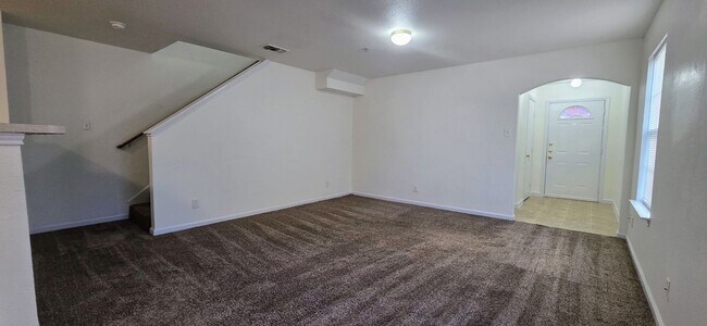 Foto del edificio - COMING SOON! 3 Bedroom Townhome Converse, TX