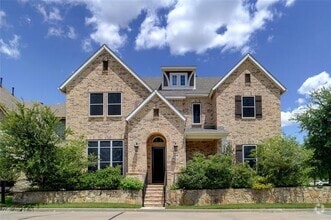 Building Photo - 2830 Lotus St