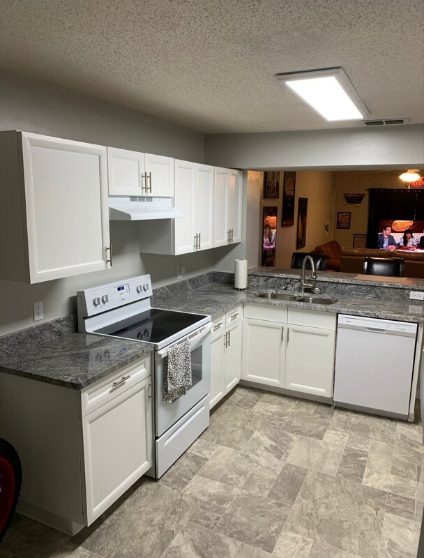 Foto principal - 7802 Hardwick Dr