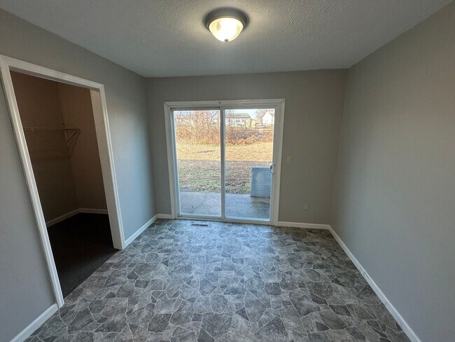 Foto del edificio - 1572 Elizabeth St