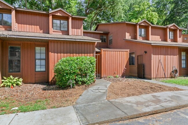 Building Photo - 3 Bedroom 3 Bath in Rockwood Villas