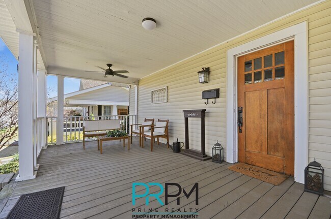 Foto del edificio - 24 Tindal Ave