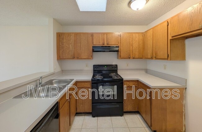 Building Photo - 5218 Glen Alan Ct S