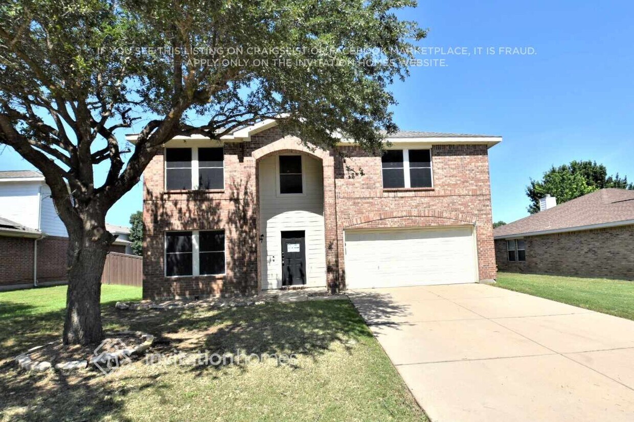 Foto principal - 216 Cedar Crest Dr
