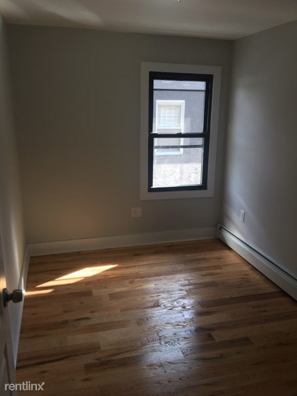 Primary Photo - 1 br, 1 bath Apartment - 2337 Tiebout Ave