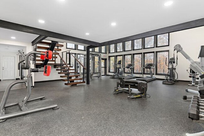 Foto del edificio - 5400-5600 E 84th Ter-21.5A