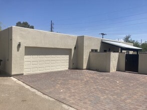Building Photo - 1008 E Silver St