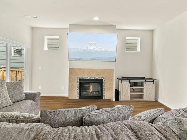 Building Photo - 4 Bedroom Single Family Home in Lacey