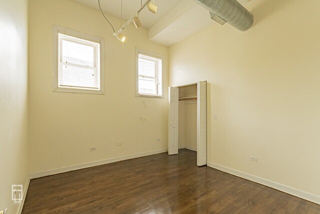 Building Photo - 2026 S Washtenaw Ave