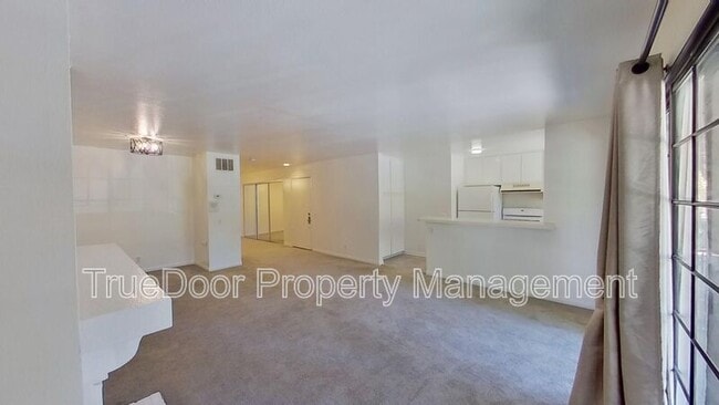 Building Photo - 3673 S Bear St