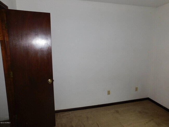 Building Photo - 163 Bayberry Rd