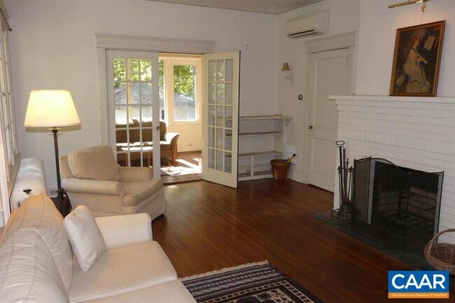 Building Photo - 6 Gildersleeve Wood
