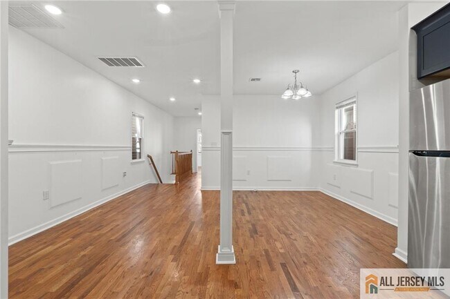 Foto del edificio - 362 1/2-362 New St