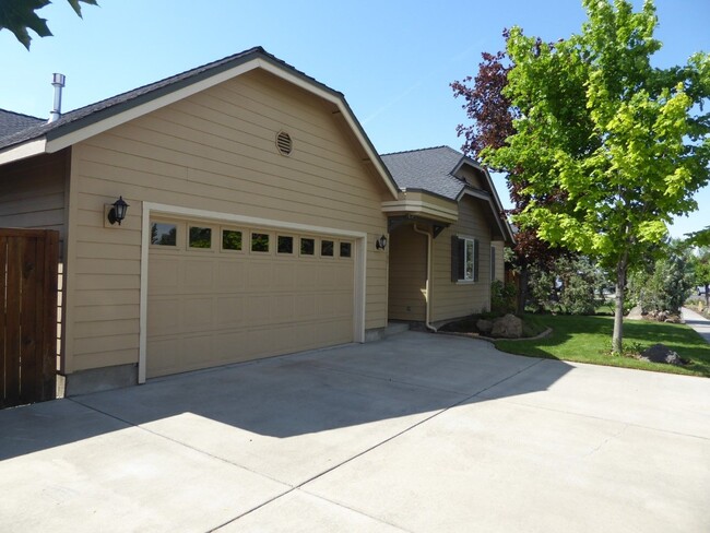 Building Photo - 63164 Watercress Way