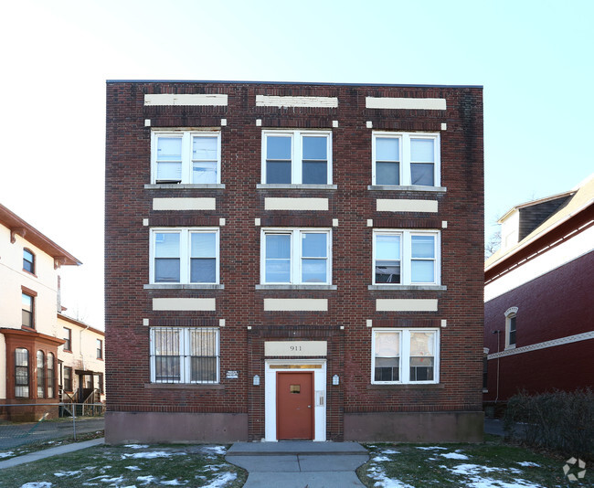 Building Photo - Lords Hill Apartments