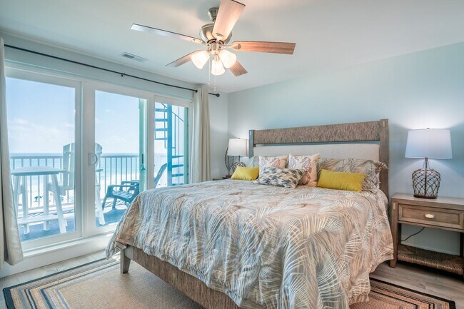 Foto del edificio - SPEND YOUR OFF-SEASON AT THIS TOP FLOOR OCEANFRONT CONDO