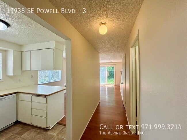 Building Photo - 13938 SE Powell Blvd